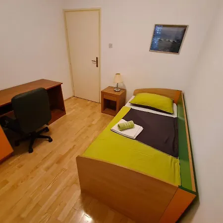 Ivana Apartamento *