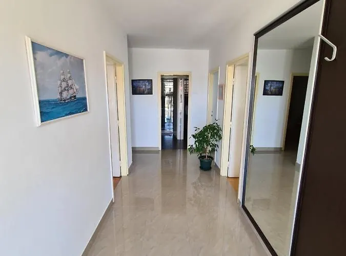 Ivana דירה זאדאר